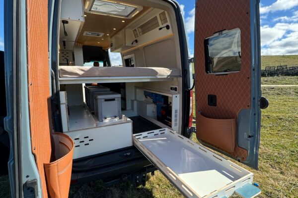 zona trasera furgoneta camperizada mercedes sprinter