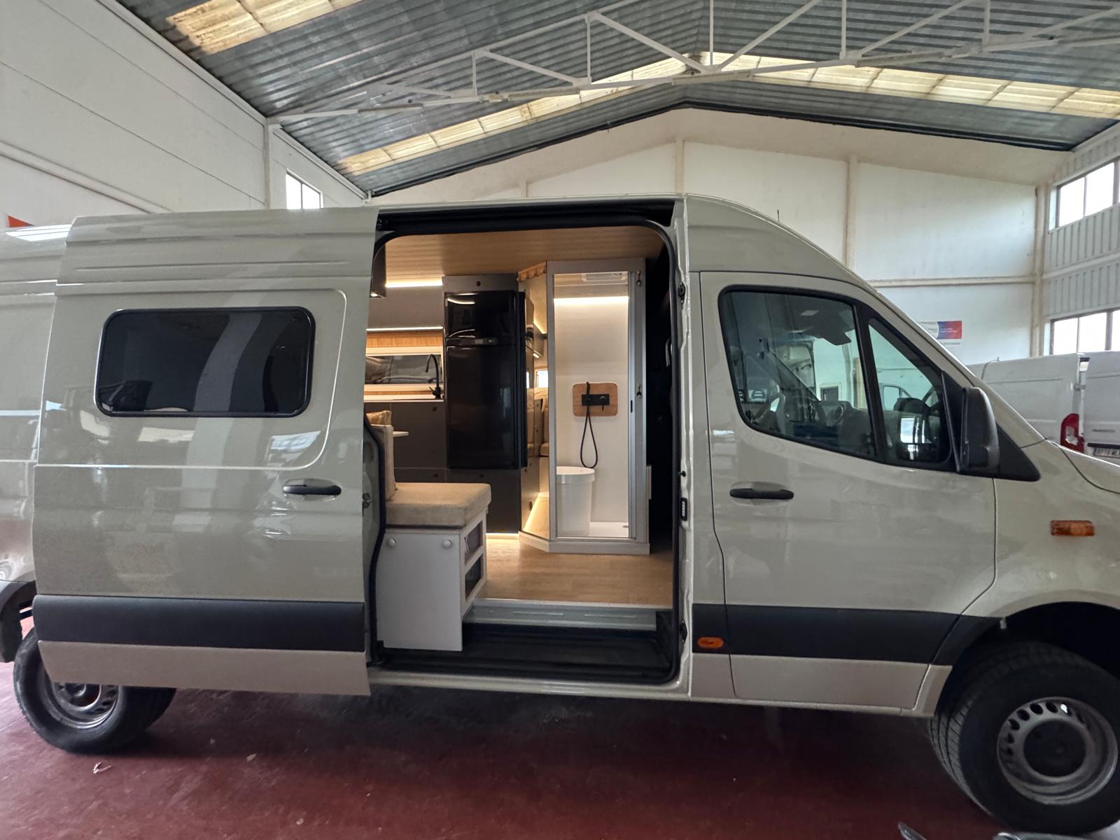 exterior lateral Mercedes Sprinter baovan Madrid